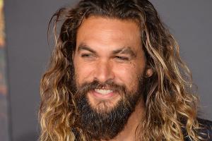 Trotz einer Notlandung konnte Jason Momoa schon sehr bald wieder lachen