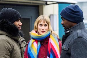 "Alles was zählt": Moritz (l.) ist überwältigt, als er dank Sandra Eckardt seinem Vater Dan Holbroke gegenübersteht