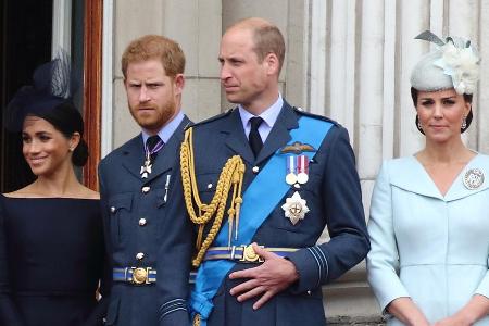 Neue Social-Media-Regeln sollen sie schützen: Herzogin Meghan, Prinz Harry, Prinz William und Herzogin Kate (v.l.n.r.)