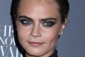 Cara Delevingne beweist, dass sie kein Kind von Traurigkeit ist: Sie spricht offen über Sex und Beziehungen