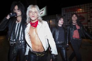 "The Dirt" ist Verfilmung der gleichnamigen Autobiografie der Glam-Metal-Band Mötley Crüe