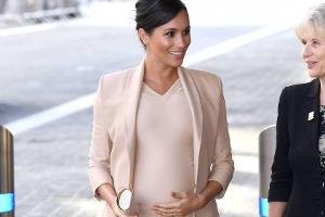 Herzogin Meghan besucht erstmals als neue Schirmherrin das National Theatre in London