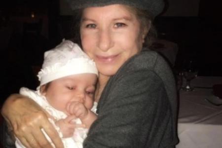 Ist die niedlich! Diesen Schnappschuss veröffentlichte Barbra Streisand auf ihrem Instagram-Profil