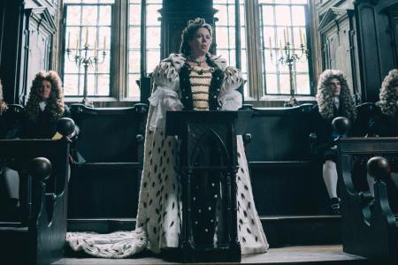 Olivia Colman als Königin Anne in 