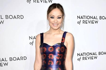 Olivia Wilde in einem ungewöhnlichen Blümchenkleid