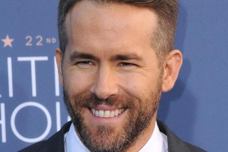Ryan Reynolds hat für seine chinesischen Fans seine Arm-Operation verschoben