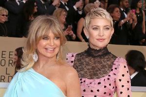 Ein eingespieltes Team: Kate Hudson (r.) und ihre Mutter, Goldie Hawn