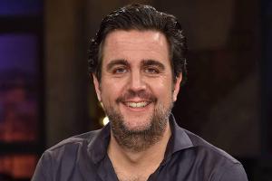 Bastian Pastewka hält mit seiner Meinung nicht hinterm Berg