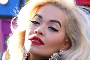 Ein modischer Hingucker: Rita Ora
