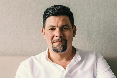 Promi-Koch Tim Mälzer stänkert schon mal gegen seinen Widersacher