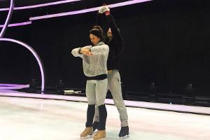 Sarah Lombardi kämpft sich trotz Muskelfaserriss zurück aufs Eis