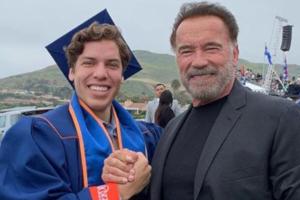 Der stolze Papa: Arnold Schwarzenegger mit Sohn Joseph Baena
