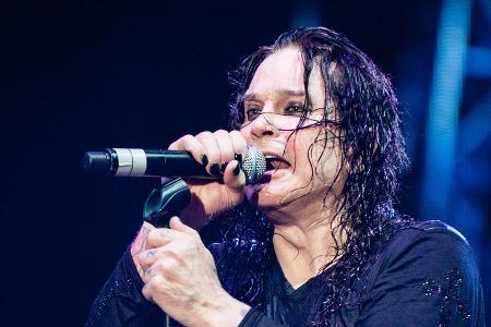Ozzy Osbourne während eines Auftritts in Belgrad