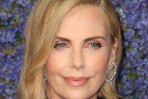 Schauspielerin Charlize Theron hat zwei Adoptivkinder