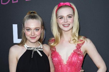 Die Schwestern Dakota (l.) und Elle Fanning gemeinsam bei der Filmpremiere von 