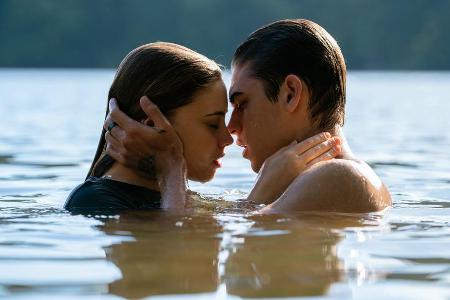 Tessa (Josephine Langford) und Hardin (Hero Fiennes Tiffin) in 