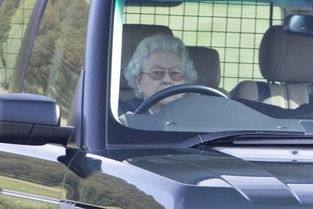Die Queen hinter dem Steuer bei einem Ausflug in Balmoral
