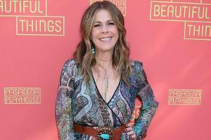Kam im schönen Hippie-Look zur Theatervorstellung: Rita Wilson, die Ehefrau von Tom Hanks