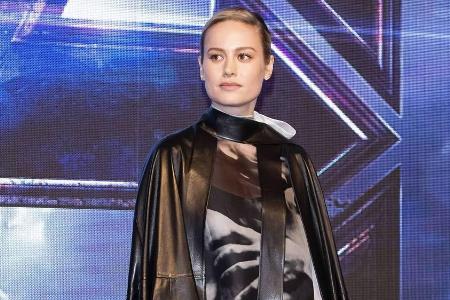 Brie Larson in einem echten Superhelden-Outfit bei der 