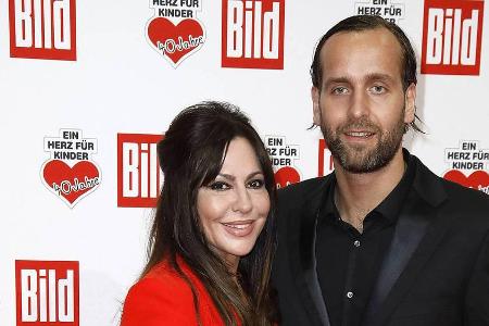 Schauspielerin Simone Thomalla und Handball-Star Silvio Heinevetter sind seit 2009 ein Paar