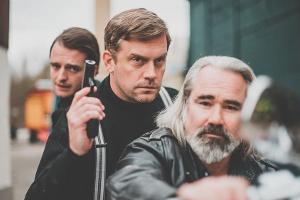 Sebastian Bezzel als verschrobener Kommissar in "Akte Lansing"