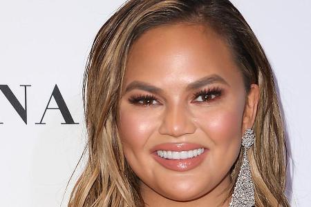 Chrissy Teigen fühlt sich mit ihren Rundungen wohl