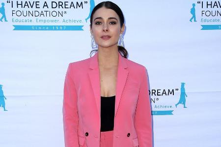 Country-Sängerin Allison Paige beweist ihr modisches Händchen