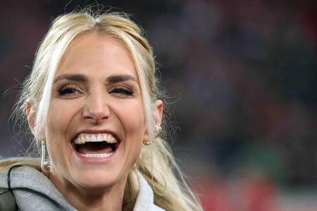 Moderatorin Anna Kraft bei der Arbeit