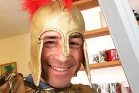 Kai Pflaume sucht ein passendes Kostüm