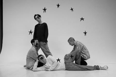 Die österreichische Erfolgsband Bilderbuch: Maurice Ernst, Michael Krammer, Peter Horazdovsky, Philipp Scheibl