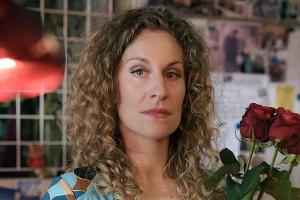 Alessija Lause als Pauline Schilling im eigenen Blumenladen