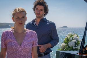 "Rosamunde Pilcher: Die Braut meines Bruders": Vor seinem großen Auftritt erfährt Charles (Manuel Mairhofer), dass Emma (Ann...