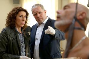 "Tatort: Sternschnuppe": Sex-Unfall oder Mord? Die Kommissare Fellner (Adele Neuhauser) und Eisner (Harald Krassnitzer) sind...