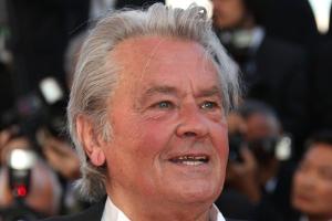 Schauspiel-Legende Alain Delon hat sich verletzt