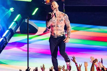 Adam Levine von Maroon 5 hat beim Super Bowl 2019 blank gezogen