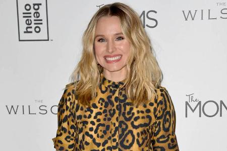 Schauspielerin Kristen Bell wagt und gewinnt: Ihr Overall im Leoparden-Look überzeugt