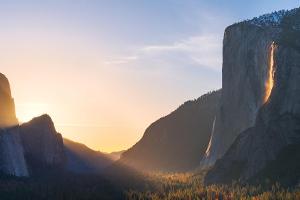 Dieser Wasserfall in den USA scheint zu glühen