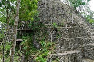 Ganz anders als die Cheops-Pyramide von Gizeh und doch ist La Danta deutlich massiver als die große Schwester in Ägypten