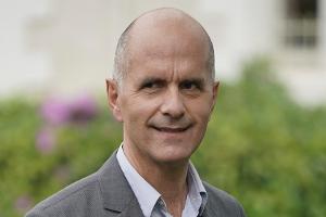 Christoph Maria Herbst ist ab 1. November bei Magenta TV als Manfred in "Deutsch-Les-Landes" zu sehen