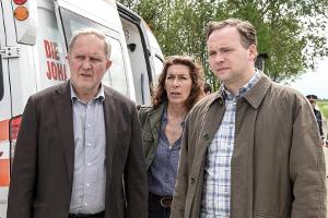 "Tatort: Her mit der Marie!": Moritz Eisner (Harald Krassnitzer, l.), Bibi Fellner (Adele Neuhauser) und Manfred Schimpf (Th...