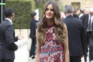 Izabel Goulart weiß sich in Szene zu setzen