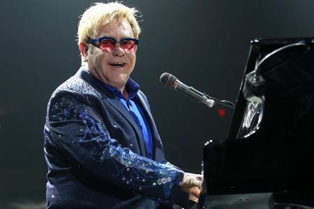 Elton John ist bis 2021 auf großer Abschiedstour