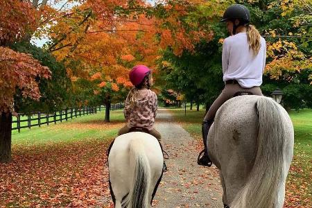 Gisele Bündchen reitet Seite an Seite mit Tochter Vivian