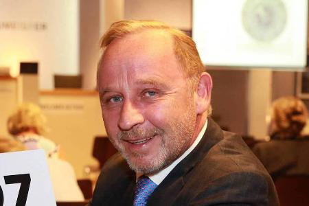 Schauspieler Alexander Held konzentriert sich auf das Leben