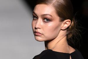 Auch ein Model wie Gigi Hadid hadert ab und zu mit ihrem Körper