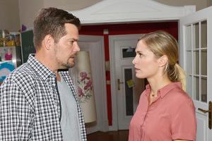 "GZSZ": Leon kann nicht verstehen, dass Sophie sich auf Jonas eingelassen hat