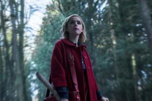 Kiernan Shipka spielt in "Chilling Adventures of Sabrina" Halb-Hexe Sabrina Spellman