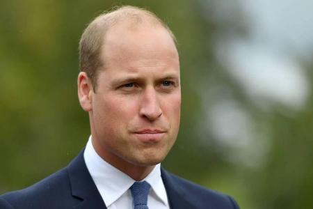 Prinz William gedenkt der Opfer des Hubschrauberabsturzes nahe des Leicester-City-Stadions