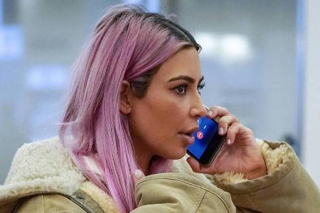 Kim Kardashian West mit pinken Haaren - cool oder nicht?