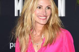 Julia Roberts leuchtet in Pink